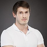 Врач Рамазанов Руслан Керимович